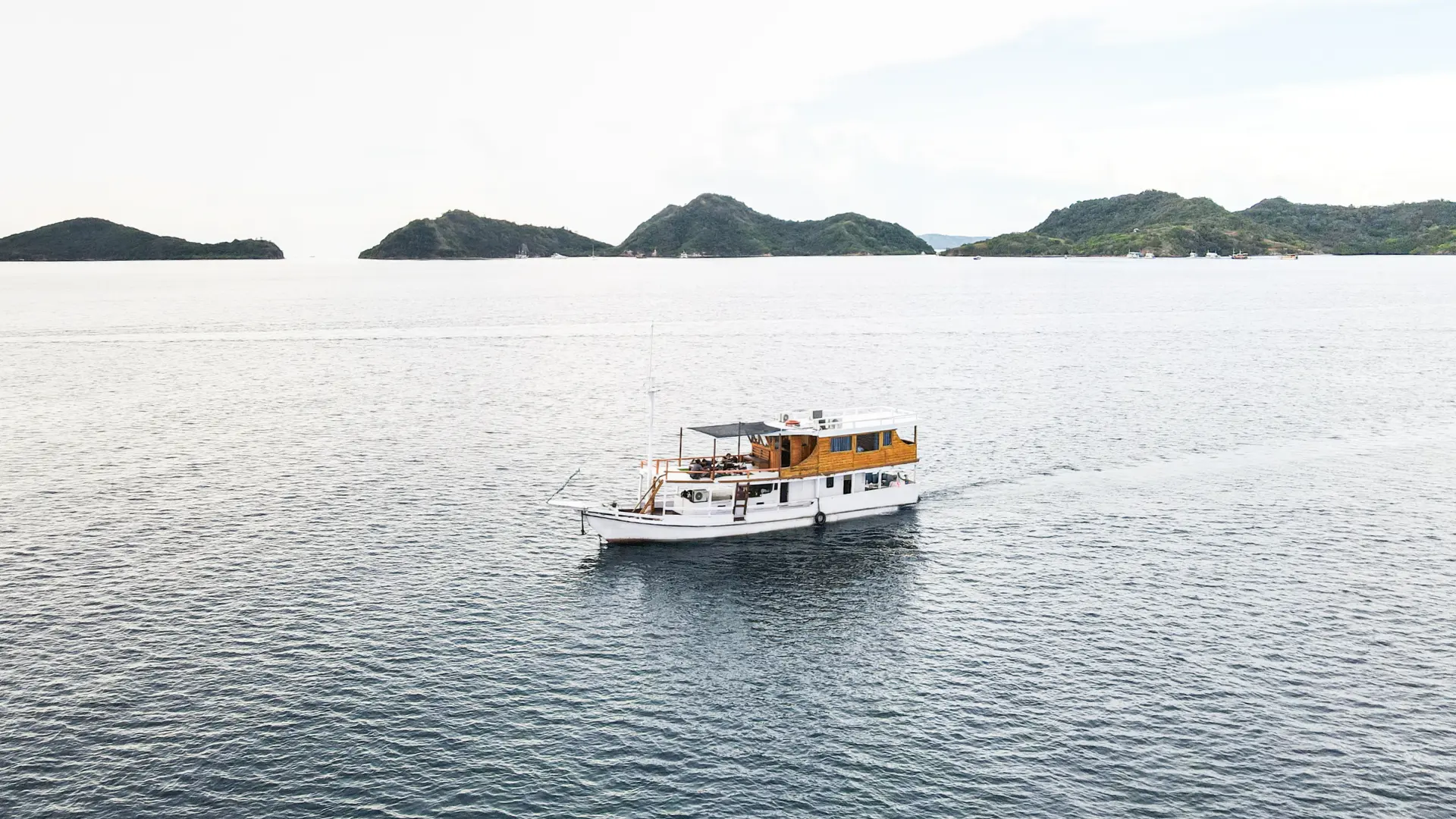 sentral boat labuan bajo